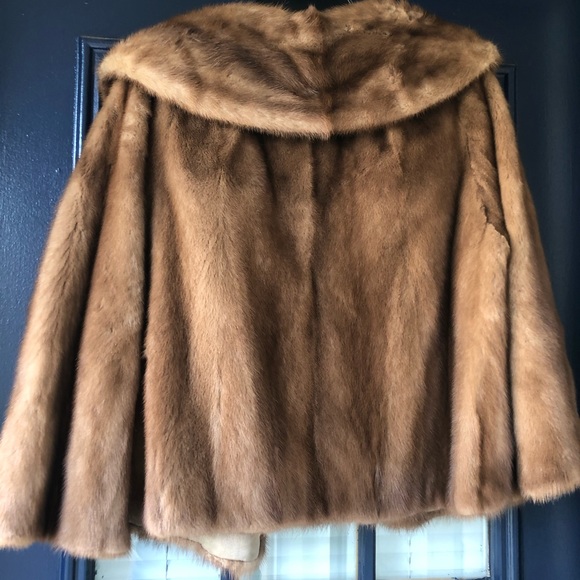 Mink jacket by Schlampp’s-too hot in Texas!! 😃 - Picture 3 of 4